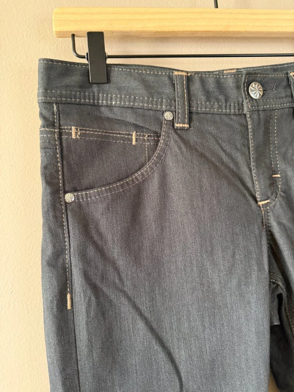 Women's 6 NWT Athleta Frontier Denim Stretch Pants